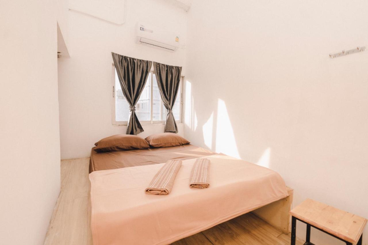 Liberta Hostel Bangkok Extérieur photo